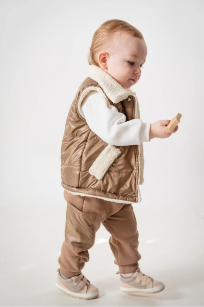 Jikko Boys Takım Şişme Yelekli Kuzu Astarlı Mikro Cepli Takım 8166 - KAHVERENGİ