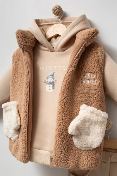 Erkek Çocuk Peluş Yelekli Kardan Adam Baskılı Kapüşonlu Sweatshirt ve Jogger Pantolon 3’lü Takım 8046 - BEJ