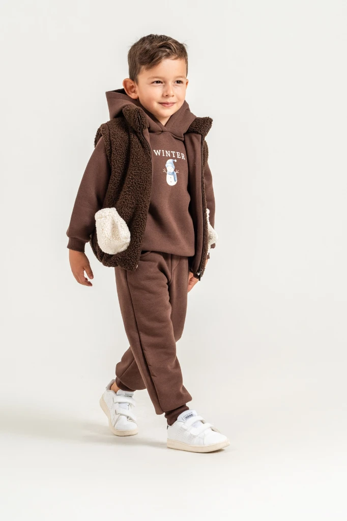 Erkek Çocuk Peluş Yelekli Kardan Adam Baskılı Kapüşonlu Sweatshirt ve Jogger Pantolon 3’lü Takım 8046 WNT - KAHVERENGİ