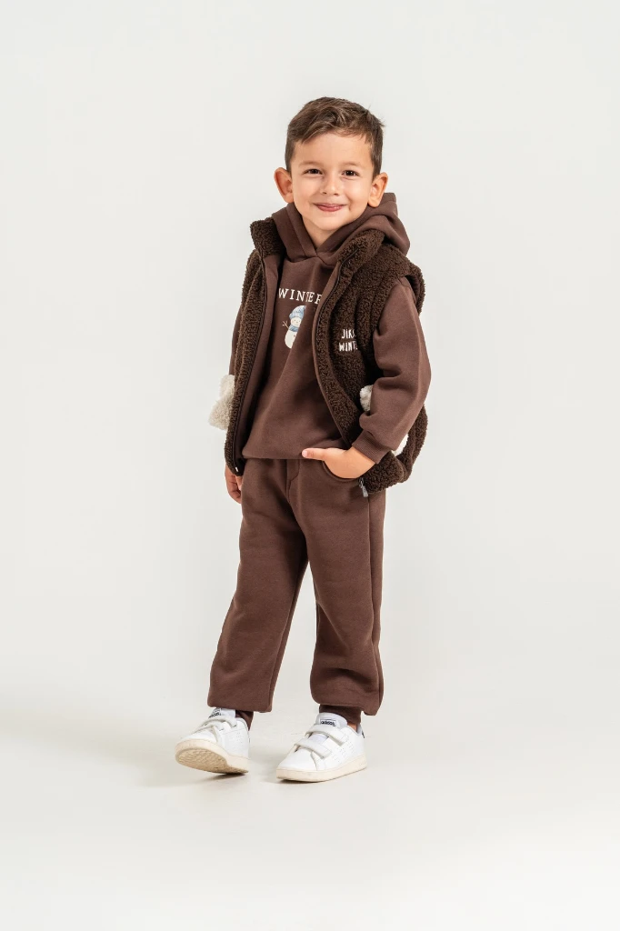 Erkek Çocuk Peluş Yelekli Kardan Adam Baskılı Kapüşonlu Sweatshirt ve Jogger Pantolon 3’lü Takım 8046 WNT - KAHVERENGİ