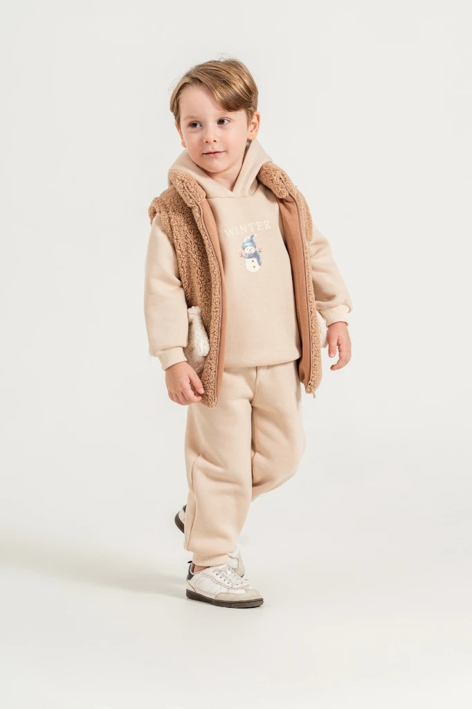 Erkek Çocuk Peluş Yelekli Kardan Adam Baskılı Kapüşonlu Sweatshirt ve Jogger Pantolon 3’lü Takım 8046 WNT - BEJ