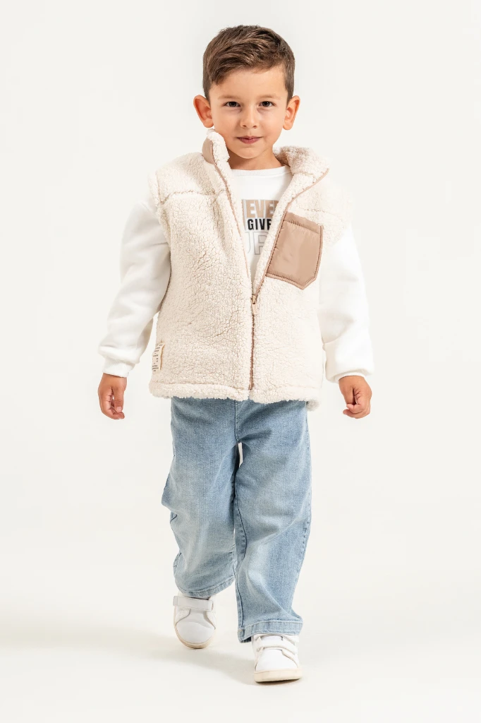 Erkek Çocuk Cep Detaylı Peluş Yelekli Baskılı Sweatshirt ve Kot Pantolon 3’lü Takım 8308 WNT - BEJ