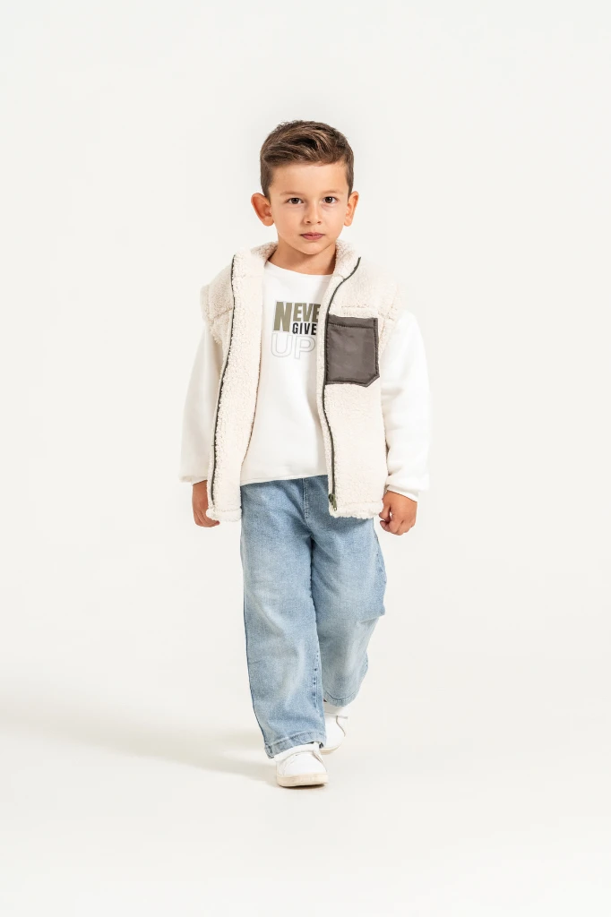 Erkek Çocuk Cep Detaylı Peluş Yelekli Baskılı Sweatshirt ve Kot Pantolon 3’lü Takım 8308 WNT - HAKİ