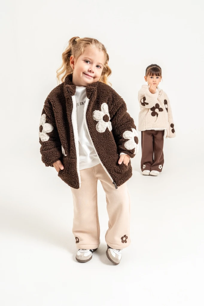 Kız Çocuk Çiçek Detaylı Peluş Ceketli Baskılı Sweatshirt ve Bol Paça Pantolon 3’lü Takım 8309 WNT - KAHVERENGİ