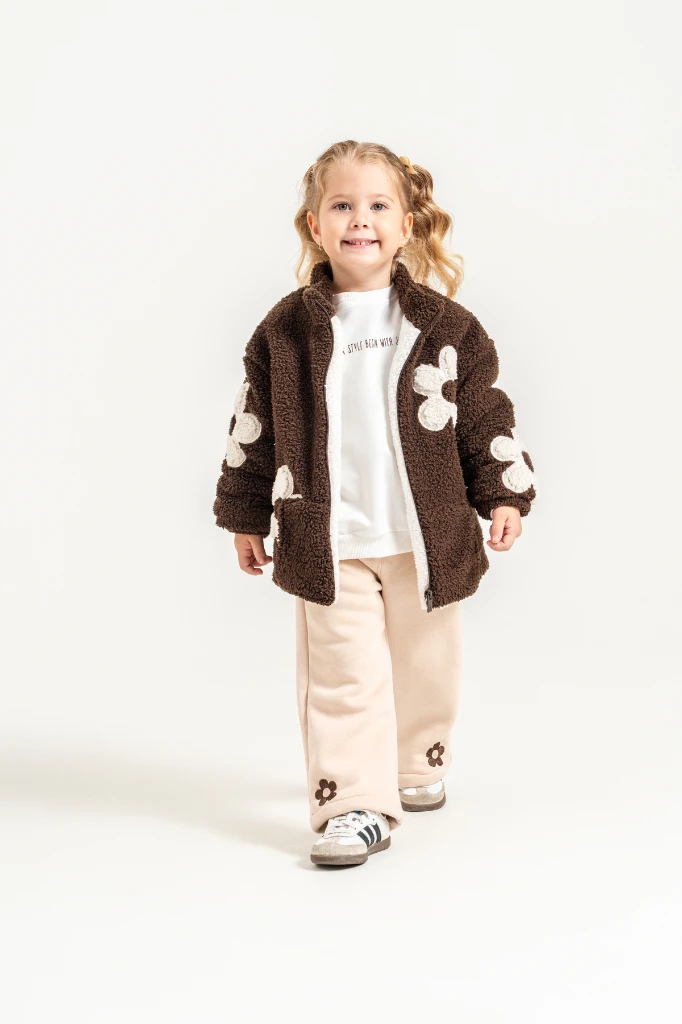 Kız Çocuk Çiçek Detaylı Peluş Ceketli Baskılı Sweatshirt ve Bol Paça Pantolon 3’lü Takım 8309 WNT - KAHVERENGİ