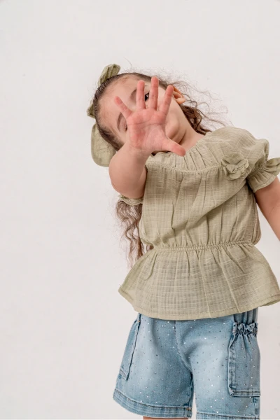 Kız Çocuk Taş Baskılı Şortlu Fırfır Detaylı 2’li Takım (toka hediyeli) 3704 - YEŞİL