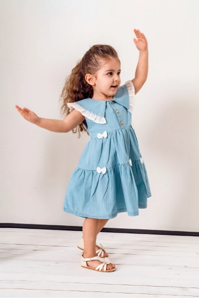 Yakası Fırfırlı Fiyonk Detaylı Kız Çocuk Kot Elbise 3706 - AÇIK MAVİ