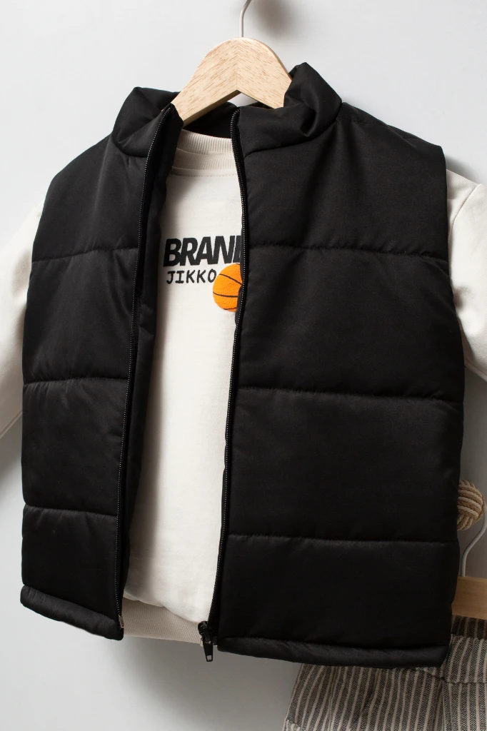Erkek Çocuk Şişme Yelekli Basketbol Baskılı Sweatshirt ve Çizgili Pantolon 3’lü Takım 9107 - SİYAH
