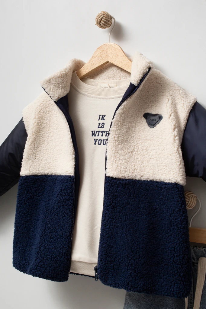 Erkek Çocuk Peluş Ceketli Baskılı Sweatshirt ve Bol Paça Jean Pantolon 3’lü Takım 8301 WNT - LACİVERT