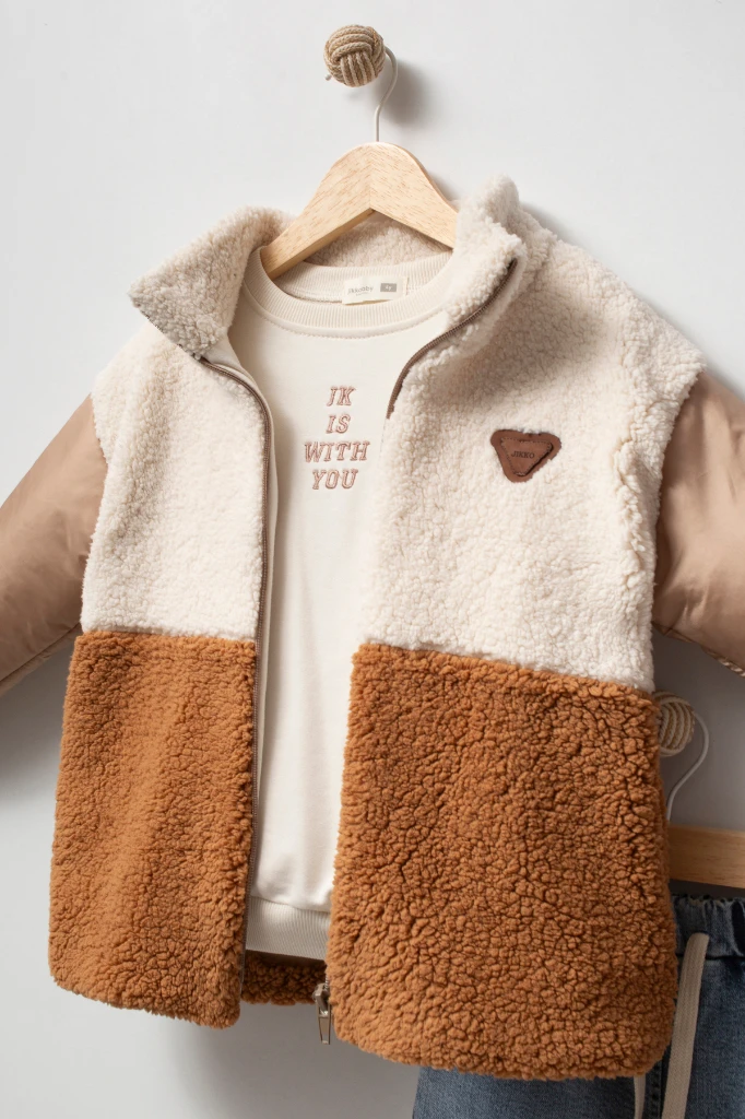 Erkek Çocuk Peluş Ceketli Baskılı Sweatshirt ve Bol Paça Jean Pantolon 3’lü Takım 8301 WNT - VİZON